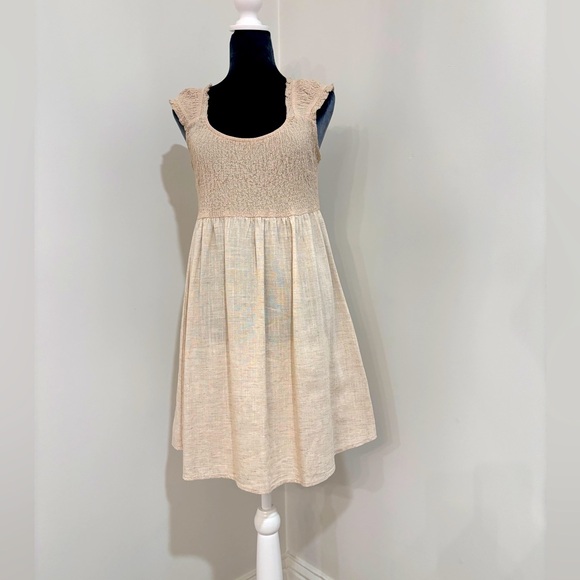 Umgee Dresses & Skirts - Umgee Linen Blend Mini Dress With Smocking Details. Size M.